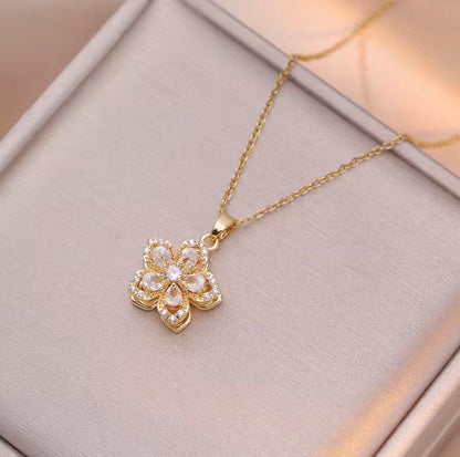 RoyalCharm™ - Spinning Necklace